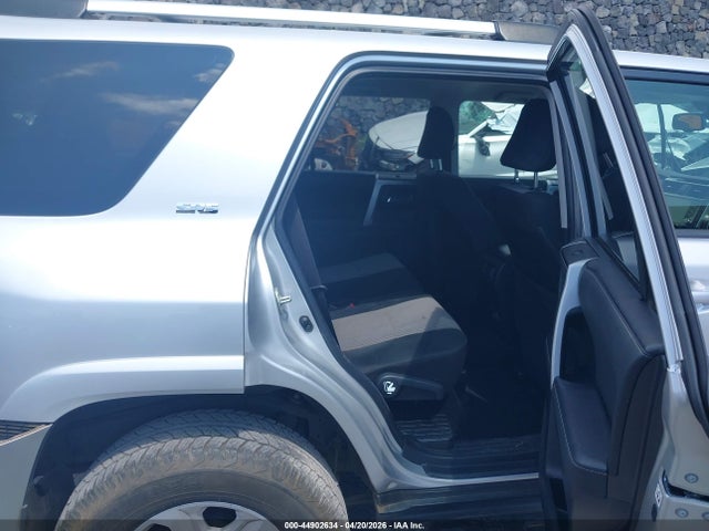 Продажа на аукционе авто 2022 Toyota 4runner Sr5, vin: JTEMU5JR1N6067271, номер лота: 44902634