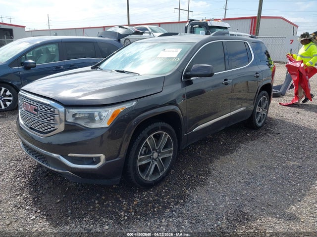 44902640 :رقم المزاد ، 1GKKNPLS7HZ201972 vin ، 2017 Gmc Acadia Denali مزاد بيع