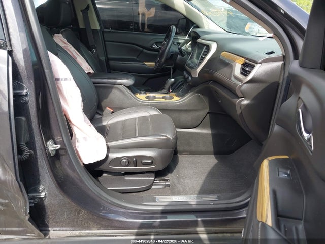 44902640 :رقم المزاد ، 1GKKNPLS7HZ201972 vin ، 2017 Gmc Acadia Denali مزاد بيع