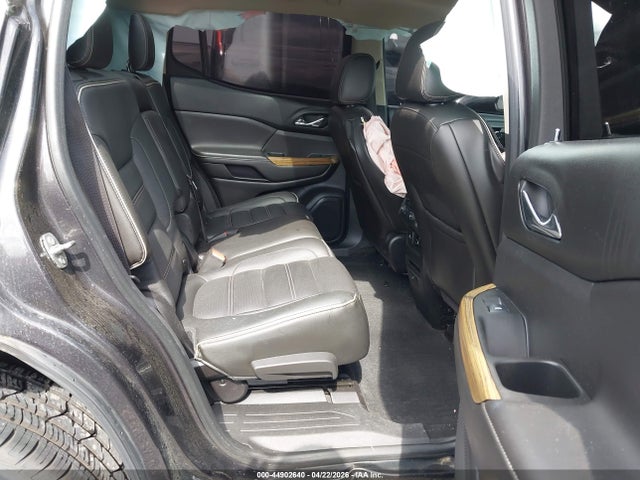 44902640 :رقم المزاد ، 1GKKNPLS7HZ201972 vin ، 2017 Gmc Acadia Denali مزاد بيع