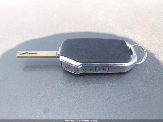 KNDCP3LE4R5129084 KIA NIRO LX
