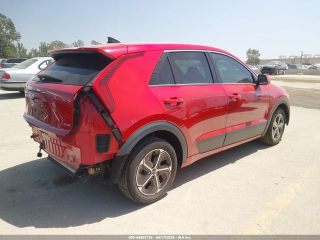KNDCP3LE4R5129084 KIA NIRO LX