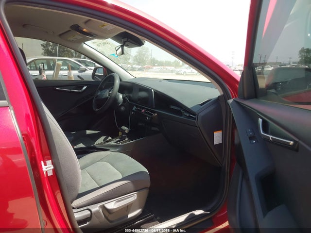 KNDCP3LE4R5129084 KIA NIRO LX