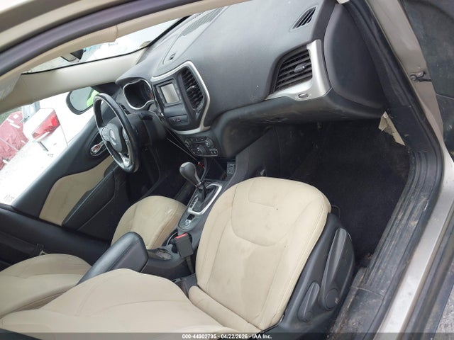 Продажа на аукционе авто 2017 Jeep Cherokee Latitude Fwd, vin: 1C4PJLCB1HW549919, номер лота: 44902795