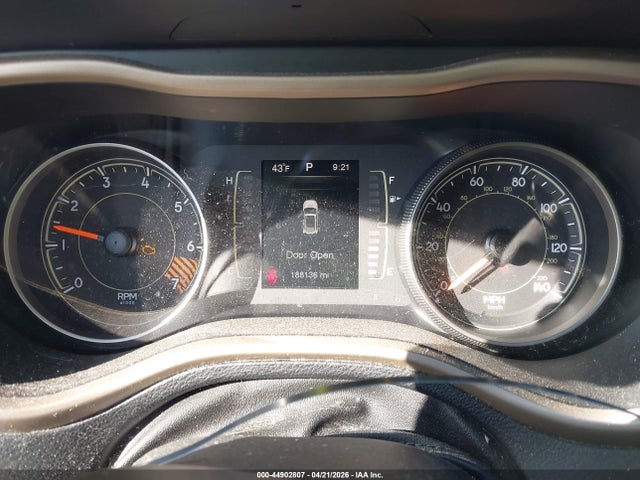 44902807 :رقم المزاد ، 1C4PJMCB3FW691885 vin ، 2015 Jeep Cherokee Latitude مزاد بيع