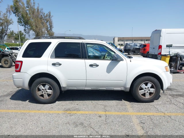 2009 Ford Escape Xlt მანქანა იყიდება აუქციონზე, vin: 1FMCU03789KB04128, აუქციონის ნომერი: 44902875