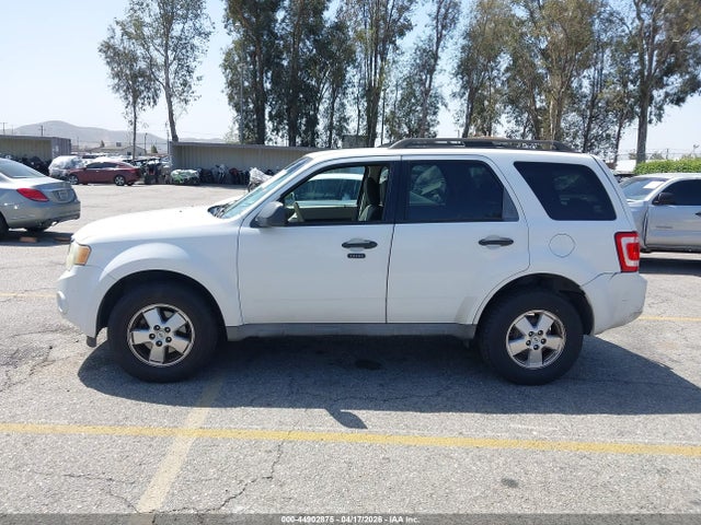 2009 Ford Escape Xlt მანქანა იყიდება აუქციონზე, vin: 1FMCU03789KB04128, აუქციონის ნომერი: 44902875