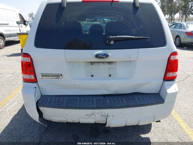 2009 Ford Escape Xlt მანქანა იყიდება აუქციონზე, vin: 1FMCU03789KB04128, აუქციონის ნომერი: 44902875
