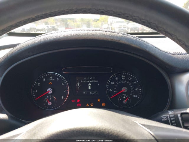 5XYPG4A34HG274740 KIA Sorento 2.4l Lx