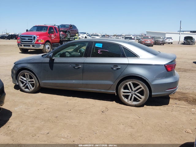 2018 Audi A3 მანქანა იყიდება აუქციონზე, vin: WAUAUGFF8J1092562, აუქციონის ნომერი: 44902910