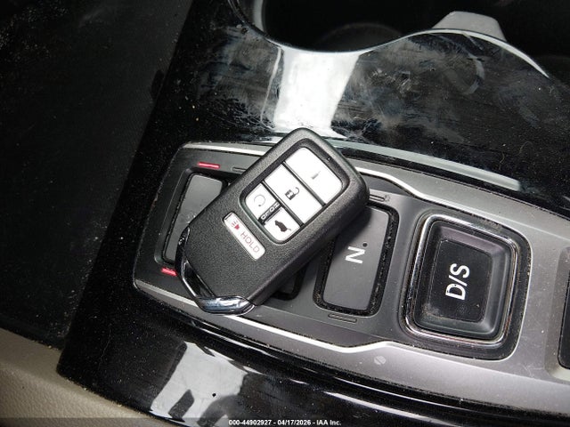 44902927 :رقم المزاد ، 5FNYF5H66KB011578 vin ، 2019 Honda Pilot Touring مزاد بيع