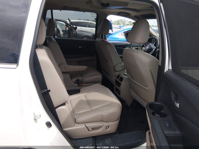 44902927 :رقم المزاد ، 5FNYF5H66KB011578 vin ، 2019 Honda Pilot Touring مزاد بيع