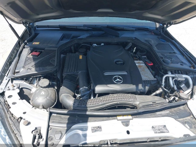 44902928 :رقم المزاد ، 55SWF4KB1FU000189 vin ، 2015 Mercedes-benz C 300 Luxury 4matic مزاد بيع