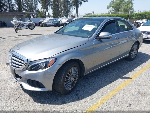 44902928 :رقم المزاد ، 55SWF4KB1FU000189 vin ، 2015 Mercedes-benz C 300 Luxury 4matic مزاد بيع