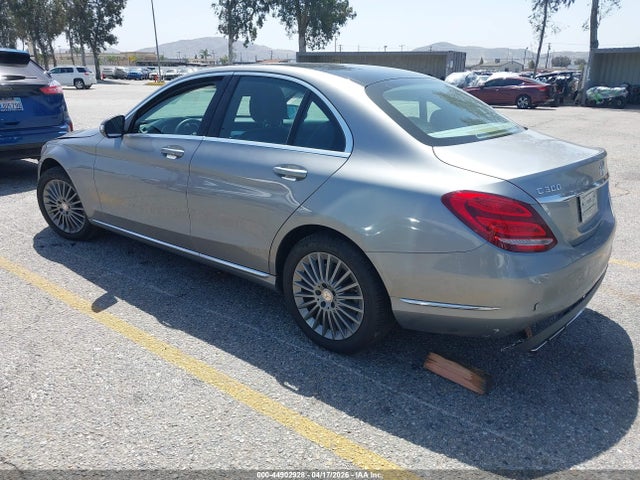44902928 :رقم المزاد ، 55SWF4KB1FU000189 vin ، 2015 Mercedes-benz C 300 Luxury 4matic مزاد بيع