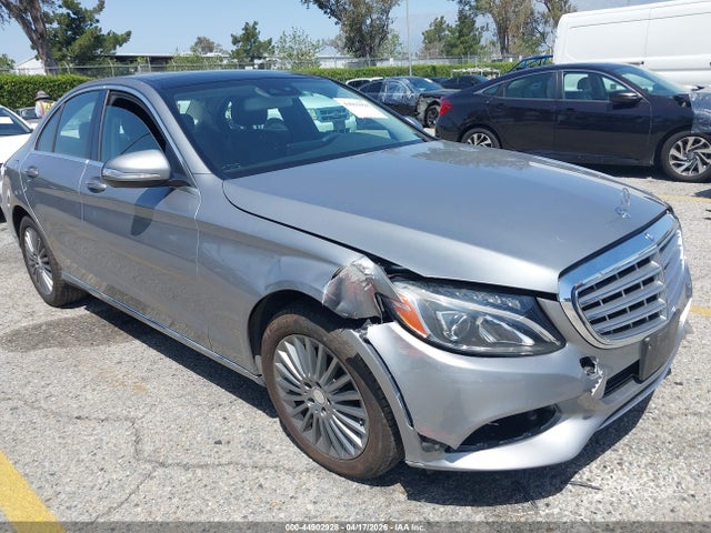 44902928 :رقم المزاد ، 55SWF4KB1FU000189 vin ، 2015 Mercedes-benz C 300 Luxury 4matic مزاد بيع