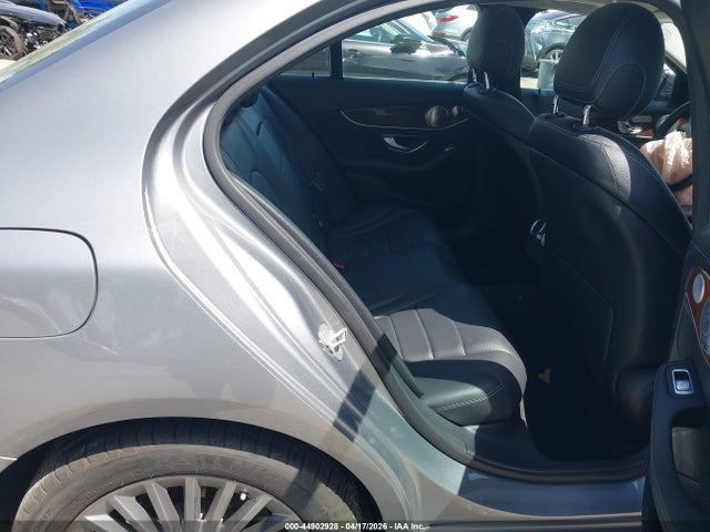 44902928 :رقم المزاد ، 55SWF4KB1FU000189 vin ، 2015 Mercedes-benz C 300 Luxury 4matic مزاد بيع