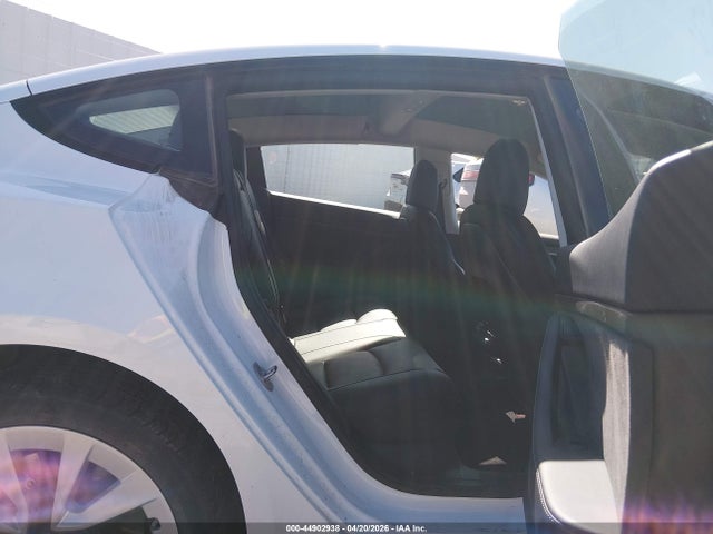 Продаж на аукціоні авто 2022 Tesla Model 3 Long Range Dual Motor All-wheel Drive, vin: 5YJ3E1EB4NF318131, номер лоту: 44902938