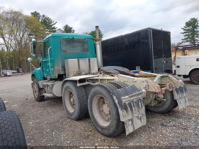 44902939 :رقم المزاد ، 1M2AG11Y66M045175 vin ، 2006 Mack 700 Cv700 مزاد بيع