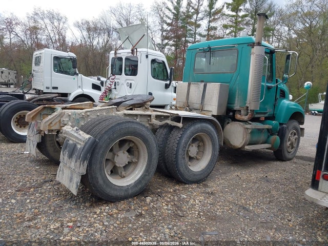 44902939 :رقم المزاد ، 1M2AG11Y66M045175 vin ، 2006 Mack 700 Cv700 مزاد بيع