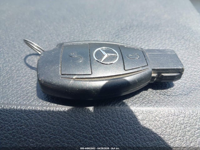 44902952 :رقم المزاد ، W1YV0BEY7L3757556 vin ، 2020 Mercedes-benz Metris مزاد بيع