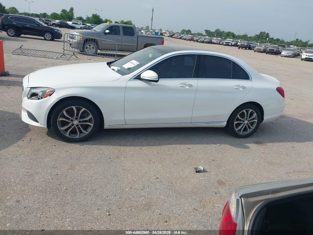 2015 Mercedes-benz C 300 4matic მანქანა იყიდება აუქციონზე, vin: 55SWF4KB5FU024348, აუქციონის ნომერი: 44902960