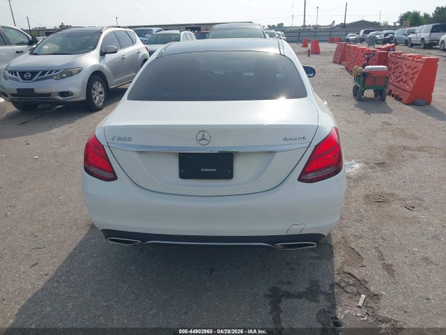 2015 Mercedes-benz C 300 4matic მანქანა იყიდება აუქციონზე, vin: 55SWF4KB5FU024348, აუქციონის ნომერი: 44902960