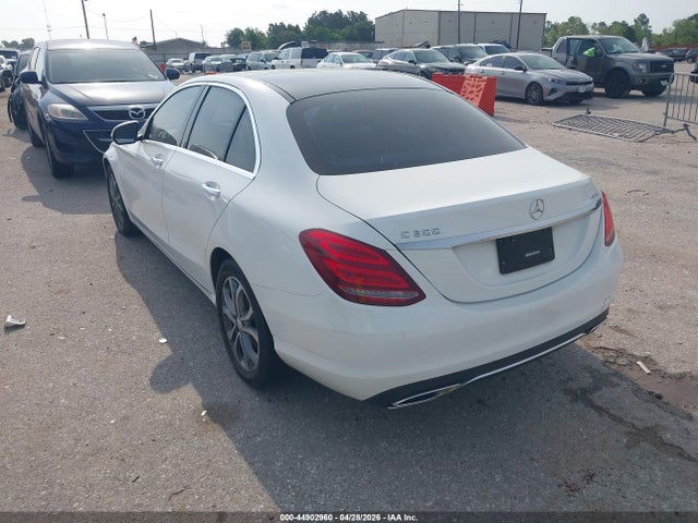 2015 Mercedes-benz C 300 4matic მანქანა იყიდება აუქციონზე, vin: 55SWF4KB5FU024348, აუქციონის ნომერი: 44902960