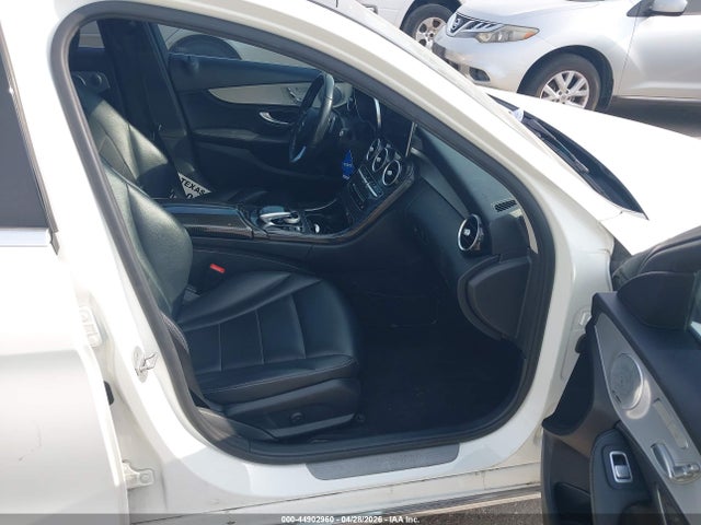 2015 Mercedes-benz C 300 4matic მანქანა იყიდება აუქციონზე, vin: 55SWF4KB5FU024348, აუქციონის ნომერი: 44902960