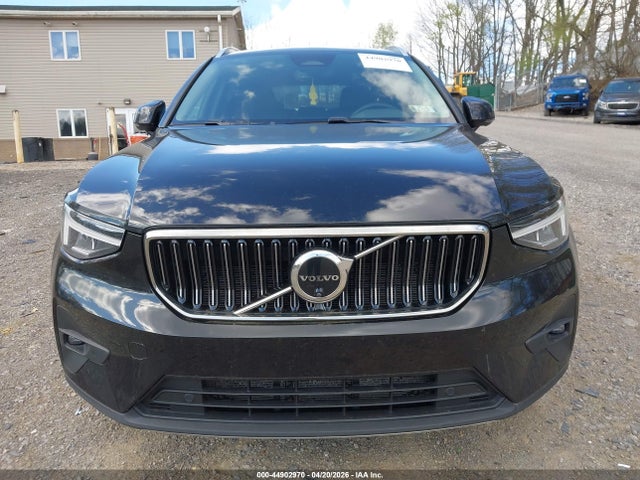 2024 Volvo Xc40 B5 Plus Bright Theme მანქანა იყიდება აუქციონზე, vin: YV4L12UE2R2240418, აუქციონის ნომერი: 44902970