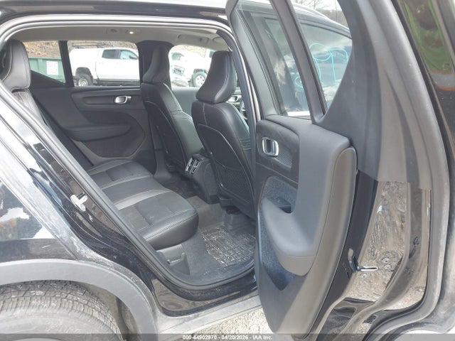 2024 Volvo Xc40 B5 Plus Bright Theme მანქანა იყიდება აუქციონზე, vin: YV4L12UE2R2240418, აუქციონის ნომერი: 44902970