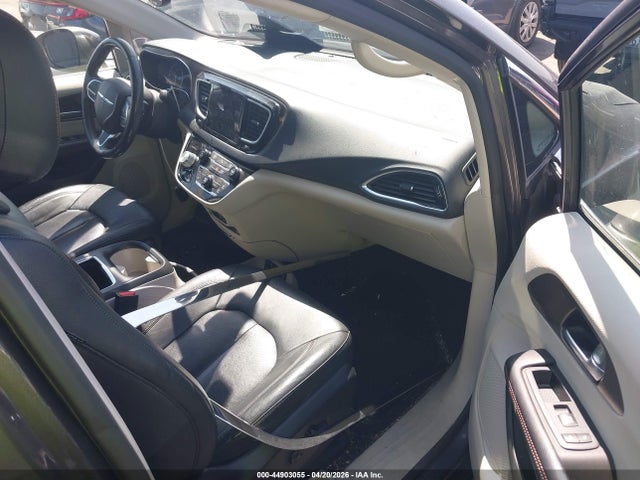 44903055 :رقم المزاد ، 2C4RC1EG6KR668419 vin ، 2019 Chrysler Pacifica Touring L Plus مزاد بيع