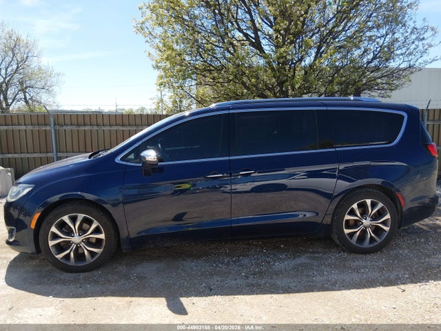 44903158 :رقم المزاد ، 2C4RC1GG6HR512662 vin ، 2017 Chrysler Pacifica Limited مزاد بيع