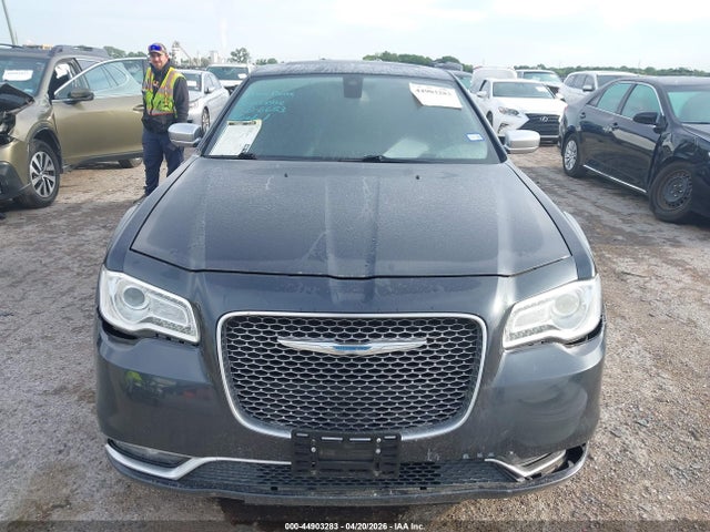 44903283 :رقم المزاد ، 2C3CCAPG3HH661367 vin ، 2017 Chrysler 300c Platinum مزاد بيع