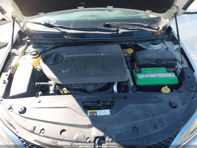 Продажа на аукционе авто 2015 Chrysler 200 C, vin: 1C3CCCCG8FN678705, номер лота: 44903325