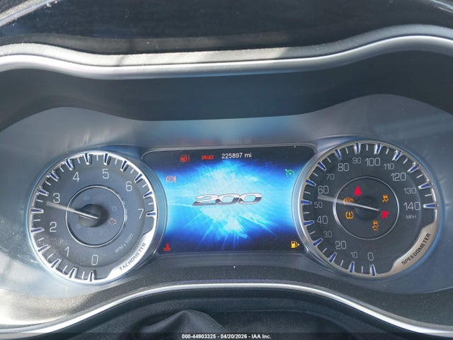 Продажа на аукционе авто 2015 Chrysler 200 C, vin: 1C3CCCCG8FN678705, номер лота: 44903325