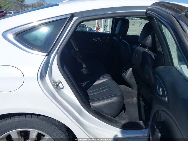 Продажа на аукционе авто 2015 Chrysler 200 C, vin: 1C3CCCCG8FN678705, номер лота: 44903325