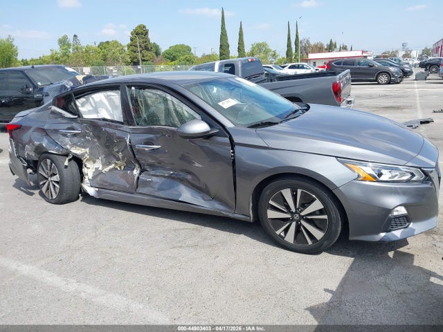 1N4BL4DV2NN315640 Nissan Altima Sv Fwd