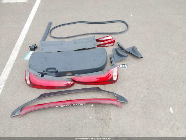 KNDJ63AU8M7789484 KIA Soul Gt-line