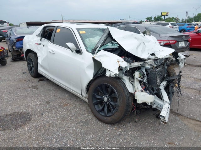Продажа на аукционе авто 2016 Chrysler 300 Anniversary Edition, vin: 2C3CCAAG7GH212569, номер лота: 44903507
