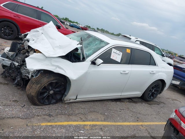 Продажа на аукционе авто 2016 Chrysler 300 Anniversary Edition, vin: 2C3CCAAG7GH212569, номер лота: 44903507