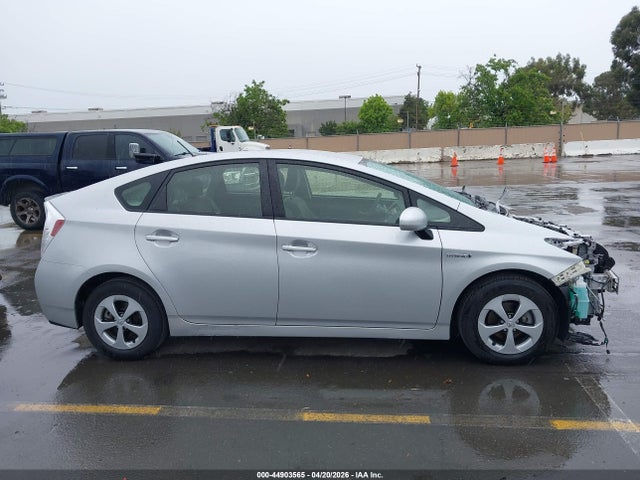 Toyota Prius Two 2015 JTDKN3DU0F0466853 Image 13