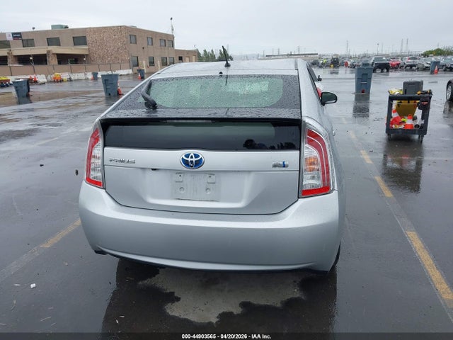 Toyota Prius Two 2015 JTDKN3DU0F0466853 Image 16