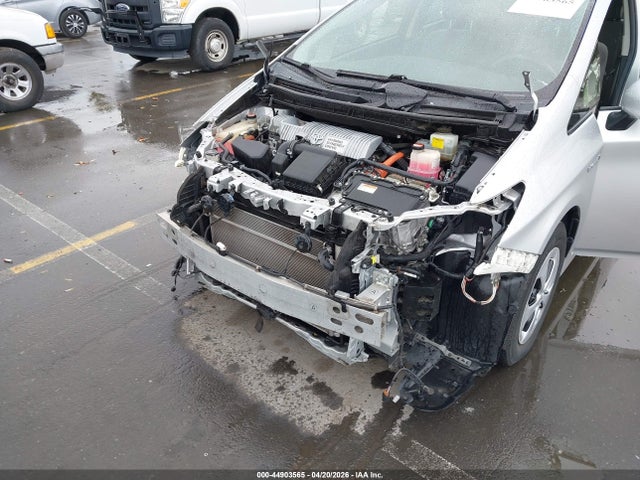 Toyota Prius Two 2015 JTDKN3DU0F0466853 Image 6