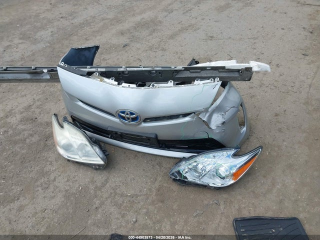 44903573 :رقم المزاد ، JTDKN3DU4D5596408 vin ، 2013 Toyota Prius Three مزاد بيع