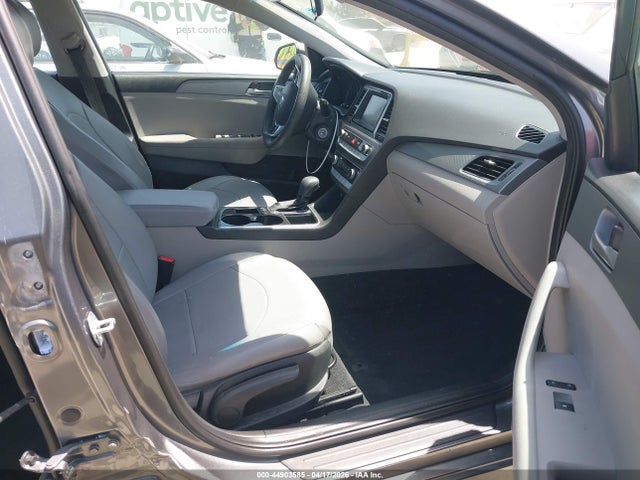 5NPE24AFXJH681881 Hyundai SONATA SE