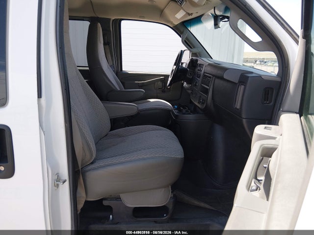 1GAZGPFG1H1290781 Chevrolet Express 3500 Lt