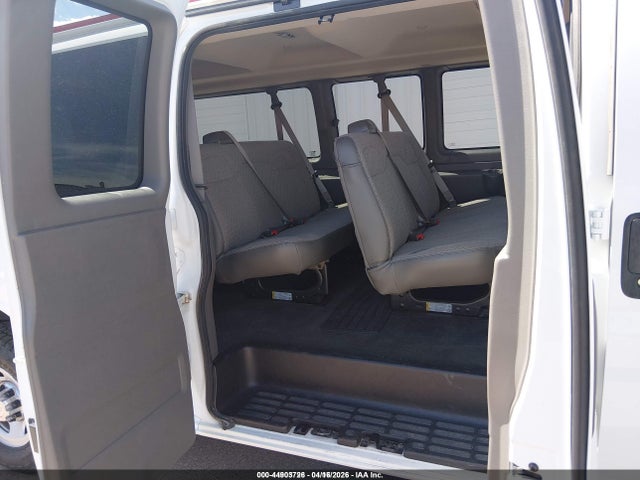 1GAZGPFG8J1275071 Chevrolet Express 3500 Lt