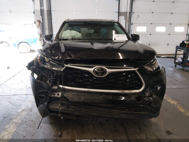 5TDGZRBH1NS570248 Toyota Highlander Xle