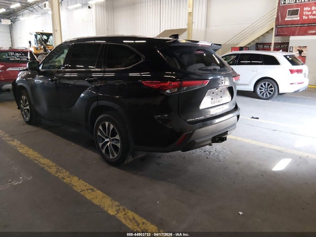 5TDGZRBH1NS570248 Toyota Highlander Xle